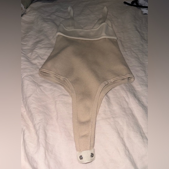 Lulus Trendy Demeanor Ivory And Beige Color Block Sleeveless Bodysuit - Size XS - Picture 6 of 11
